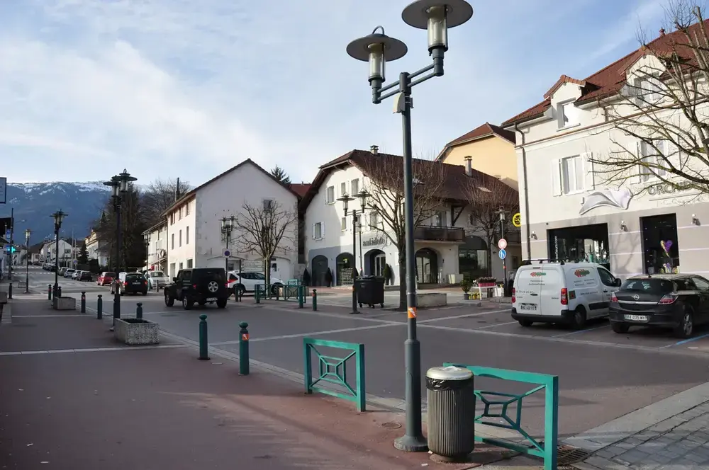The Weather and History of Saint-Genis-Pouilly